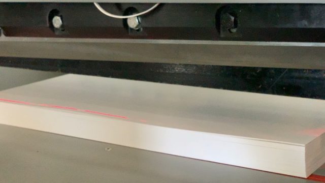 #lakameda #papercuting #printingcompany #printinghouse #paperguillotine